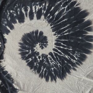 Xl Tie-Dye Black And Grey Spiral T-Shirt